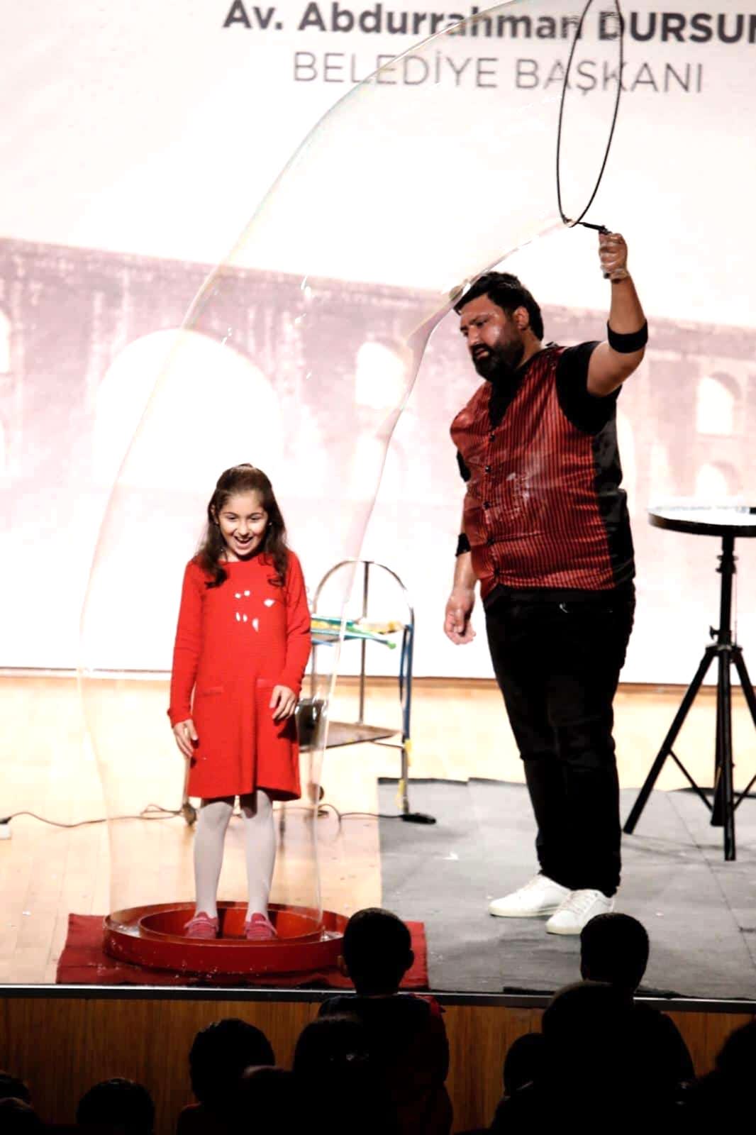 Bubble show